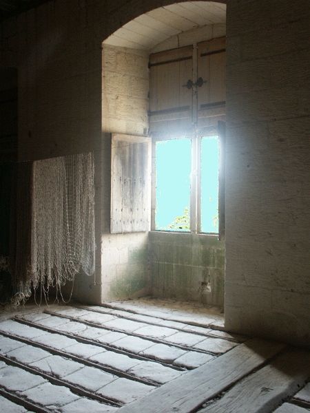 Lumire bleue fentre sur l'au-del